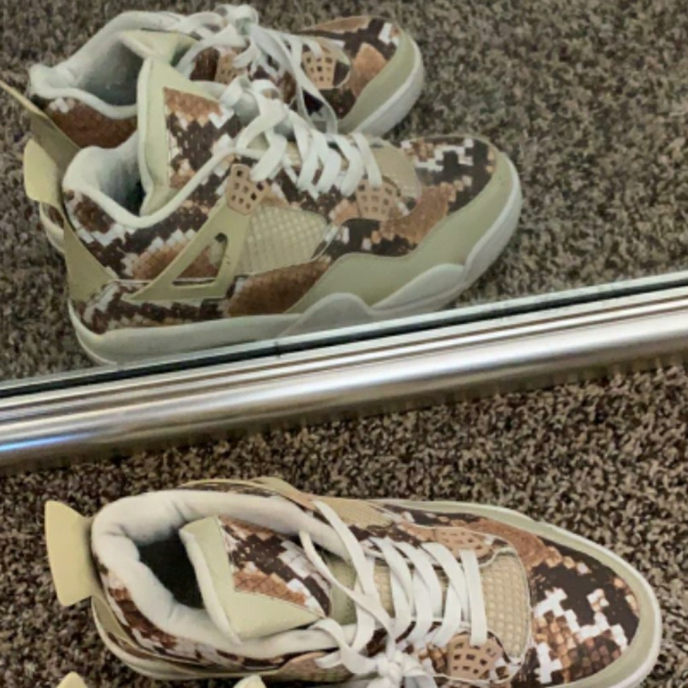 Meet your Posher, Victoria